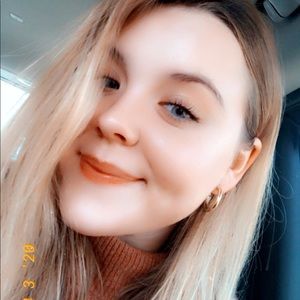 Meet your Posher, Molly